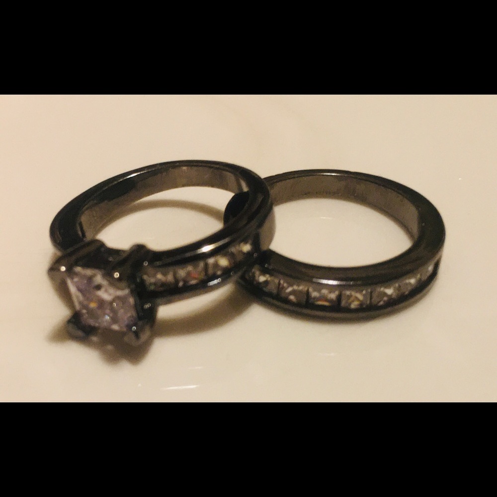 Women’s Wedding Band set size 8